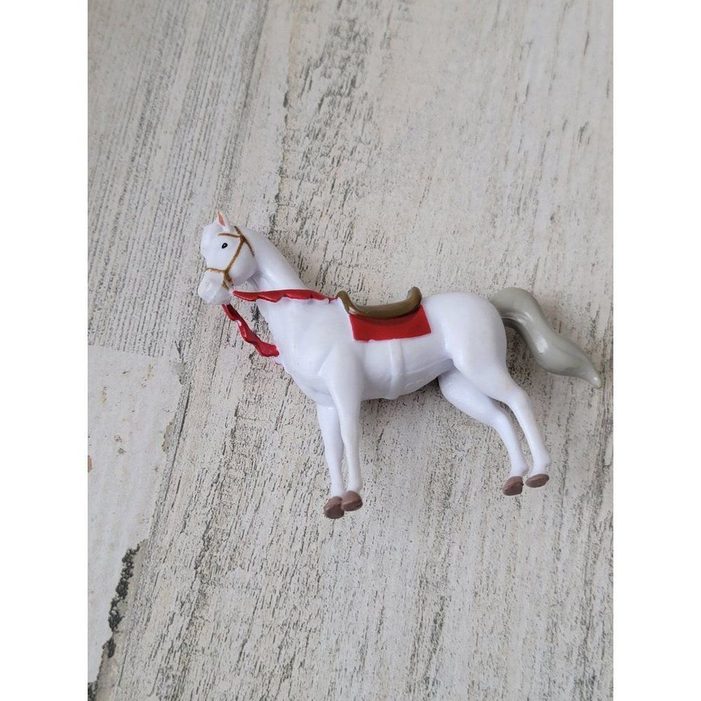 Disney white Royal Horse mini toy figure Pixar